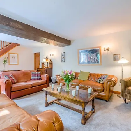 3 Bed In Oc-r33123 * Hawes